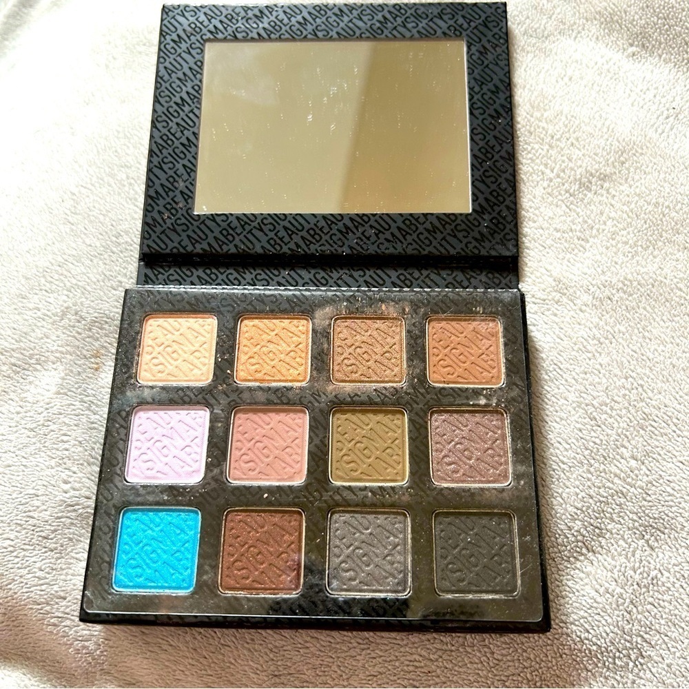 Sigma Beauty Palette Sigma Beauty Eye Shadow 12 Shades Smoke Screen- NWOB - Picture 4 of 7